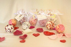 Bolsa marrón con jabón y pareja